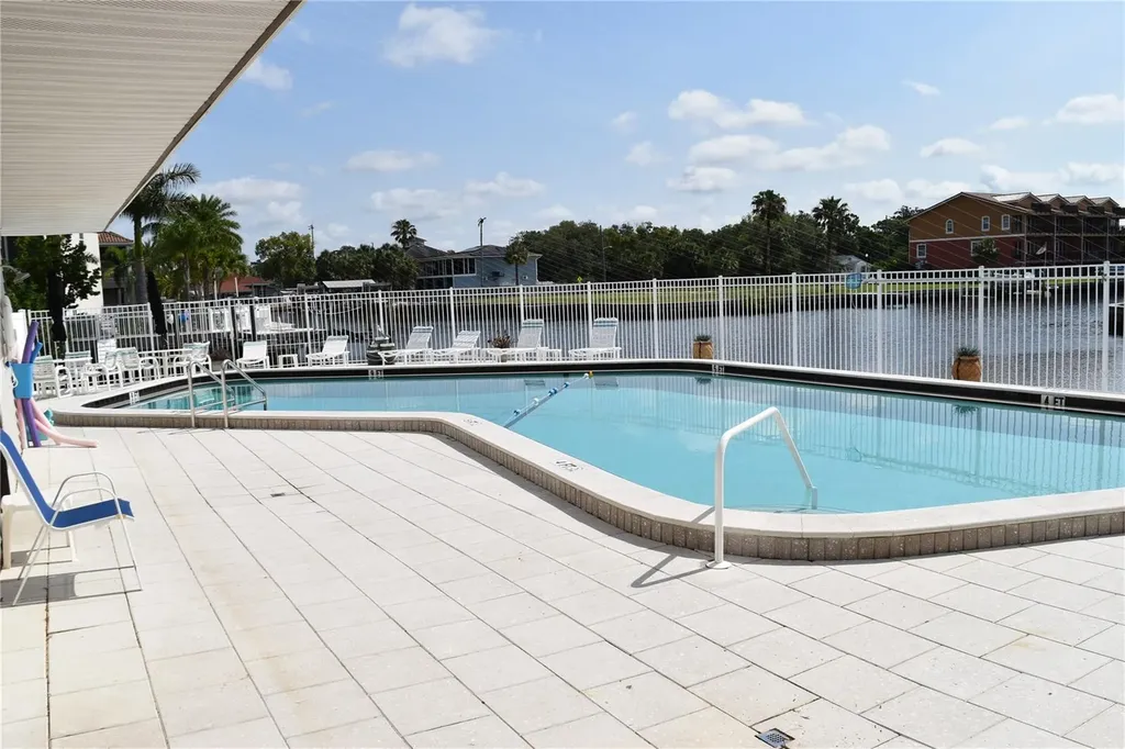 420 Moorings Cove Drive Tarpon Springs FL 34689