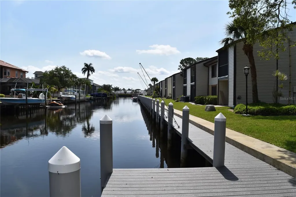 420 Moorings Cove Drive Tarpon Springs FL 34689