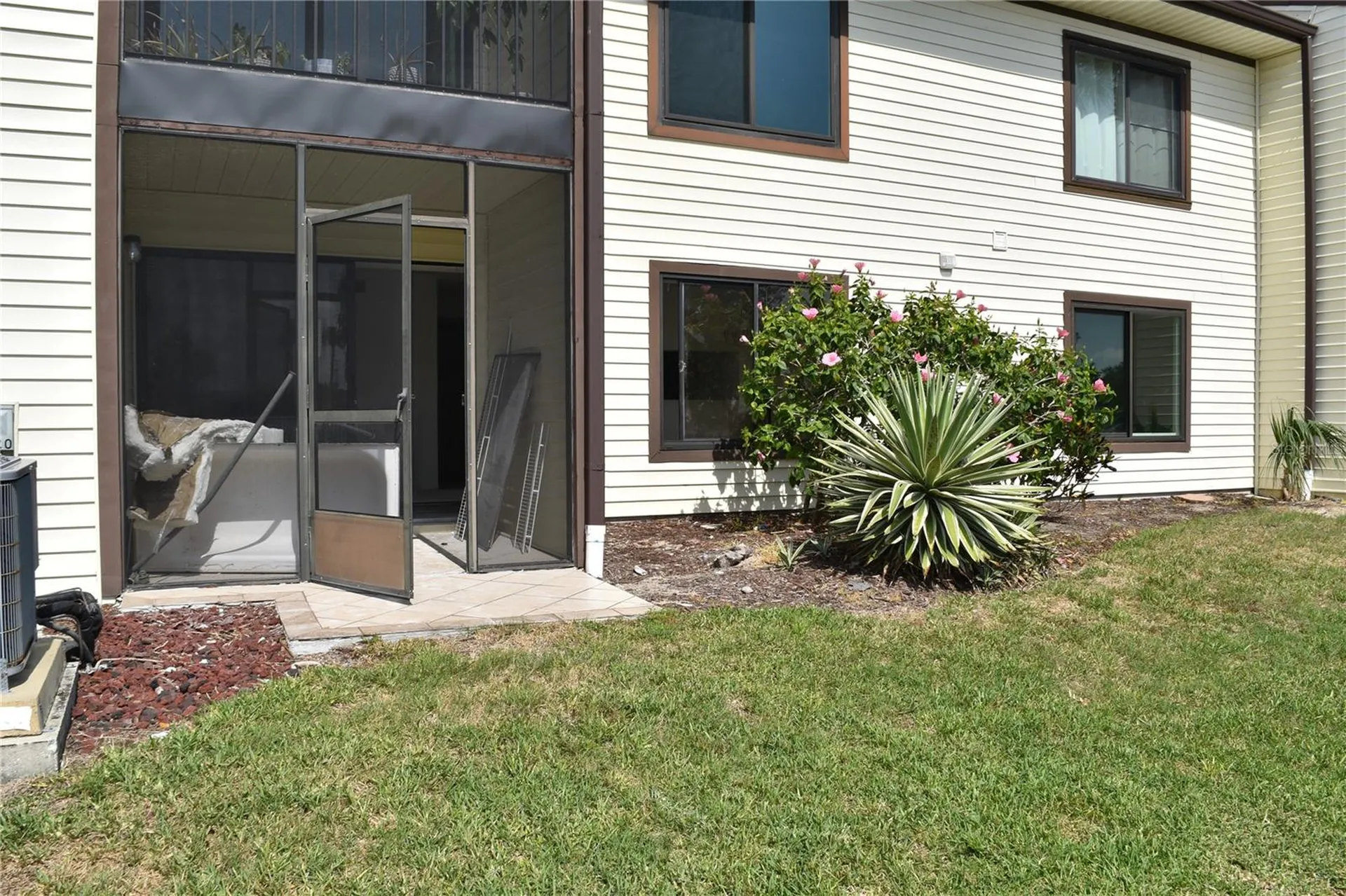 420 Moorings Cove Drive Tarpon Springs FL 34689