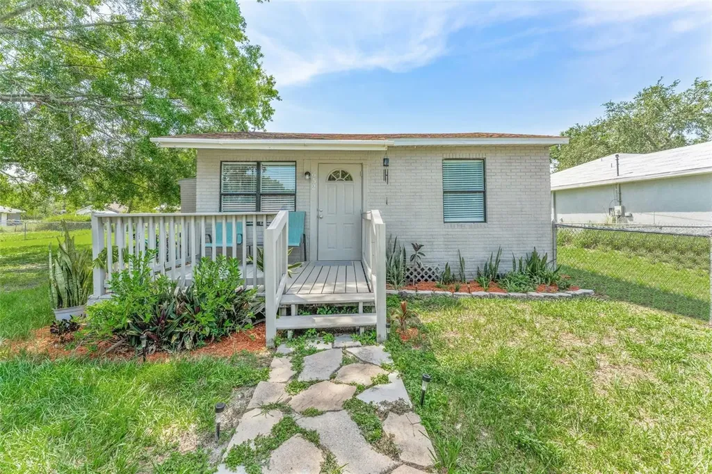 652 N Jackson Street Eagle Lake FL 33839