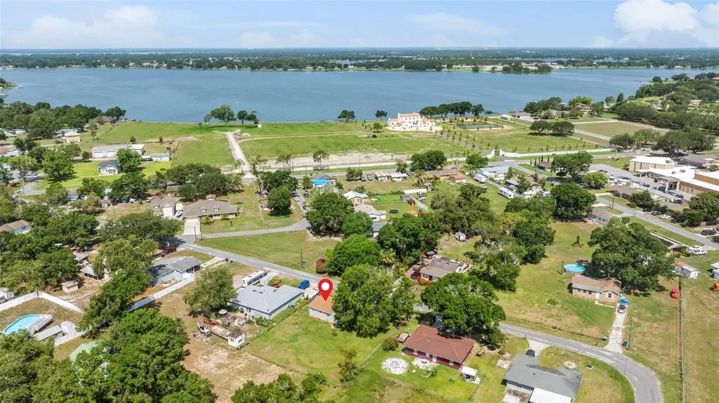 652 N Jackson Street Eagle Lake FL 33839