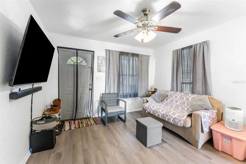 652 N Jackson Street Eagle Lake FL 33839