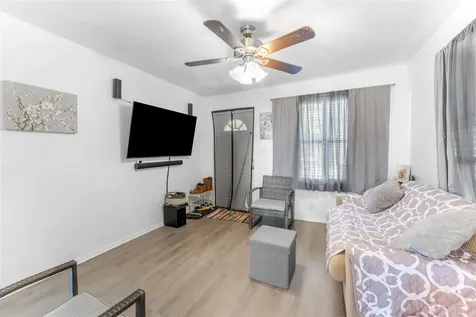 652 N Jackson Street Eagle Lake FL 33839