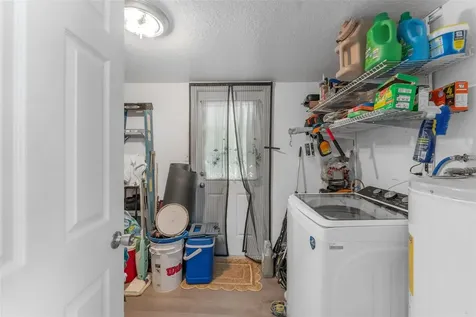652 N Jackson Street Eagle Lake FL 33839
