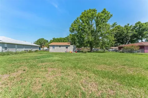 652 N Jackson Street Eagle Lake FL 33839