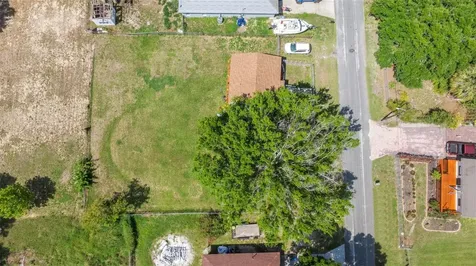 652 N Jackson Street Eagle Lake FL 33839