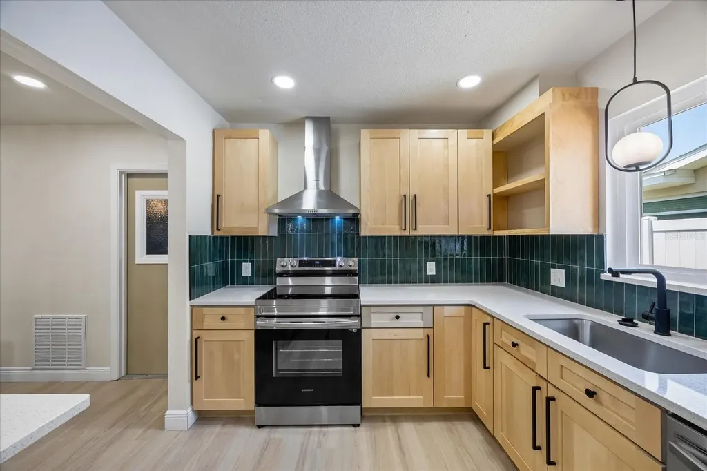 6875 11th Avenue N St Petersburg FL 33710