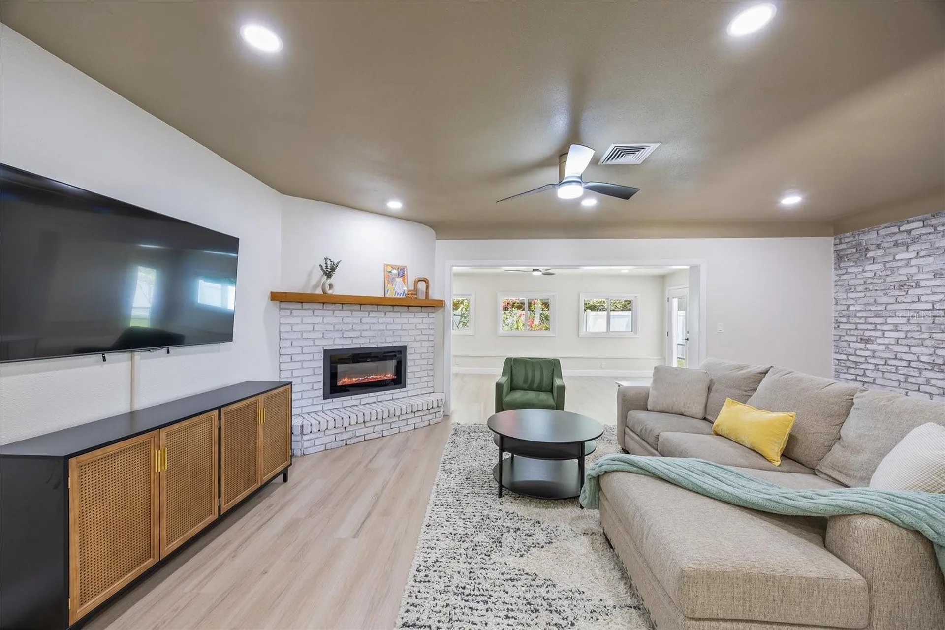 6875 11th Avenue N St Petersburg FL 33710