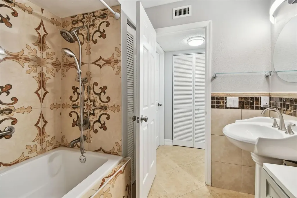 1801 E Lake Road Palm Harbor FL 34685