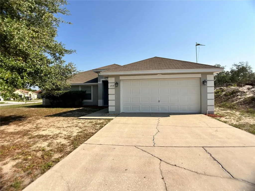 1715 Redfin Way Kissimmee FL 34759