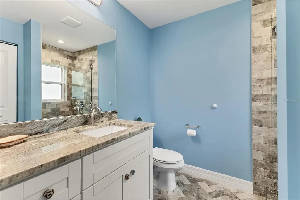 352 Glenwood Avenue Osprey FL 34229