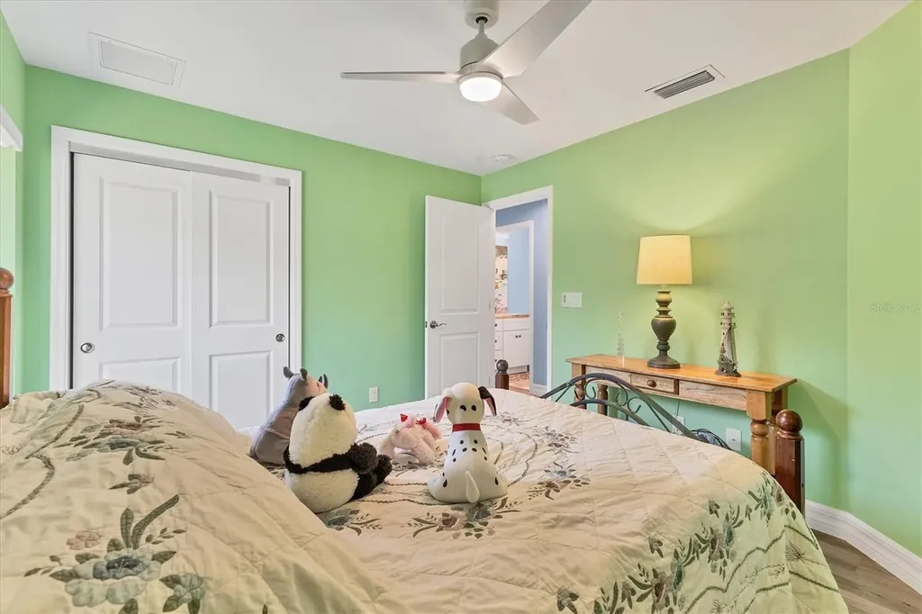 352 Glenwood Avenue Osprey FL 34229