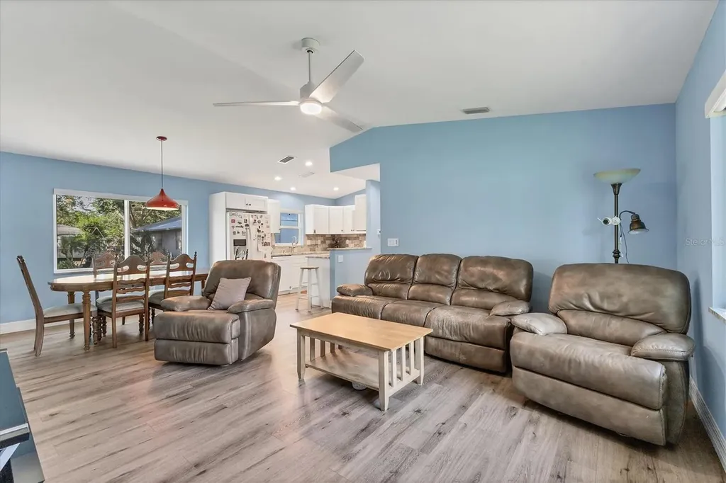 352 Glenwood Avenue Osprey FL 34229