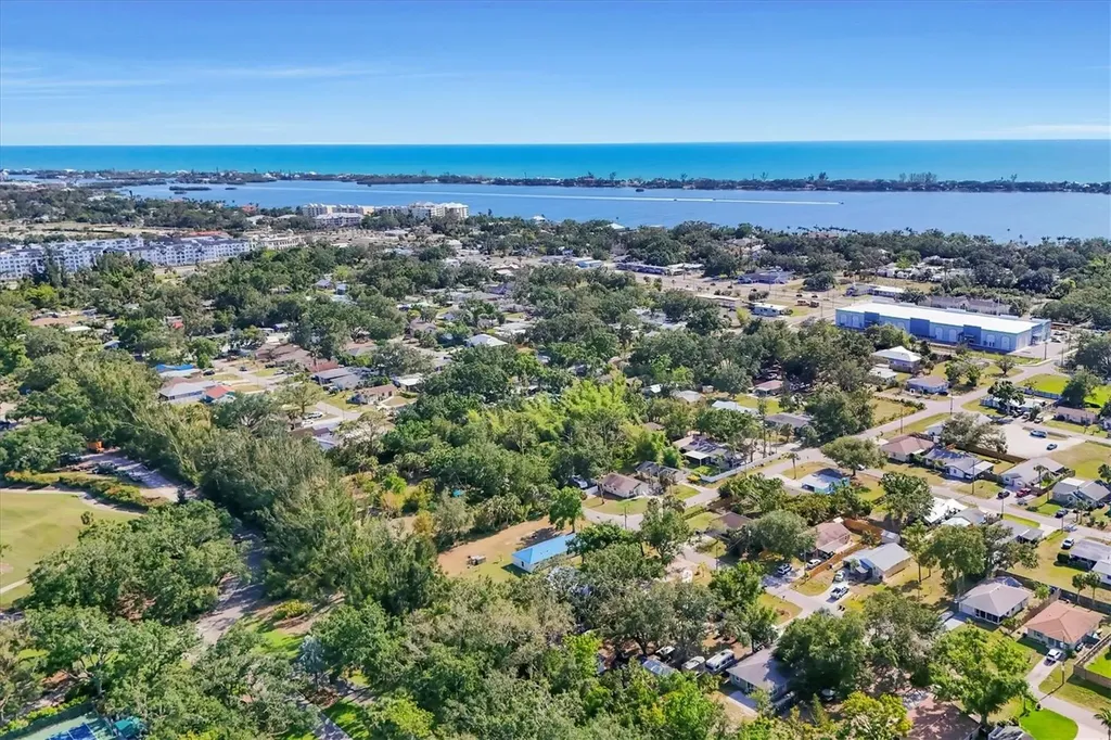 352 Glenwood Avenue Osprey FL 34229