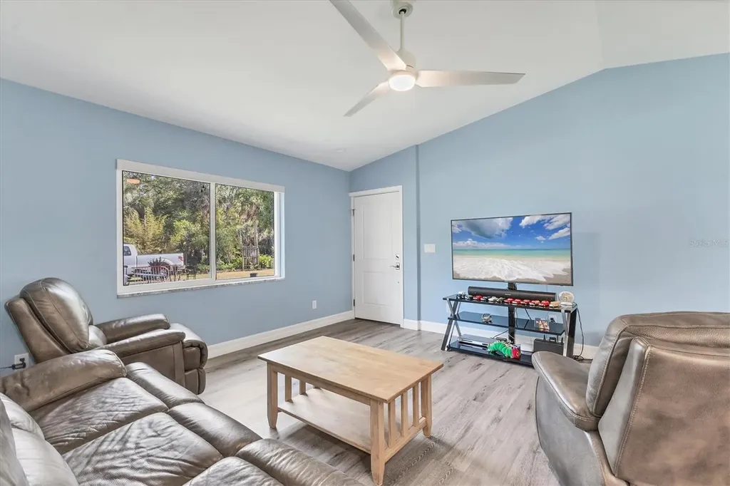 352 Glenwood Avenue Osprey FL 34229