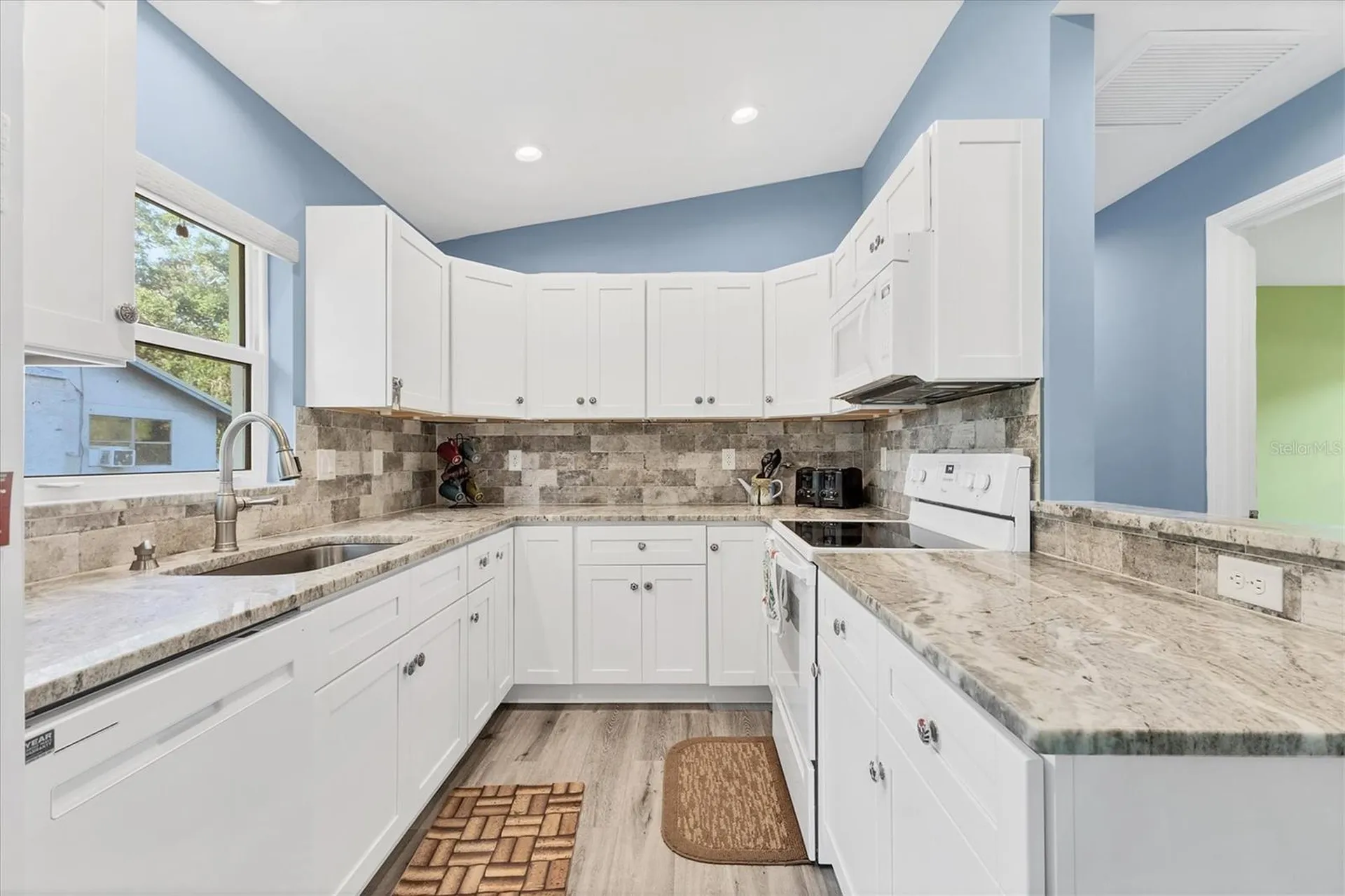 352 Glenwood Avenue Osprey FL 34229