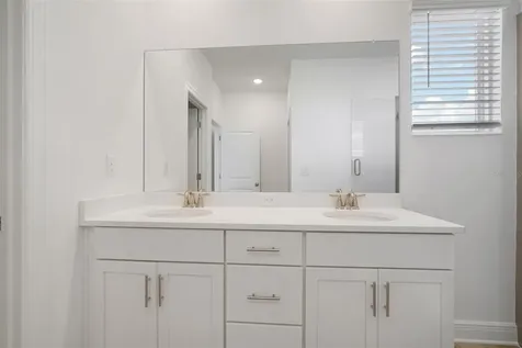 10709 Wading River Avenue Parrish FL 34219
