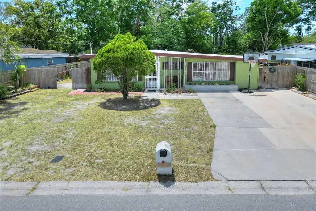 10804 N Leo Street Tampa FL 33612