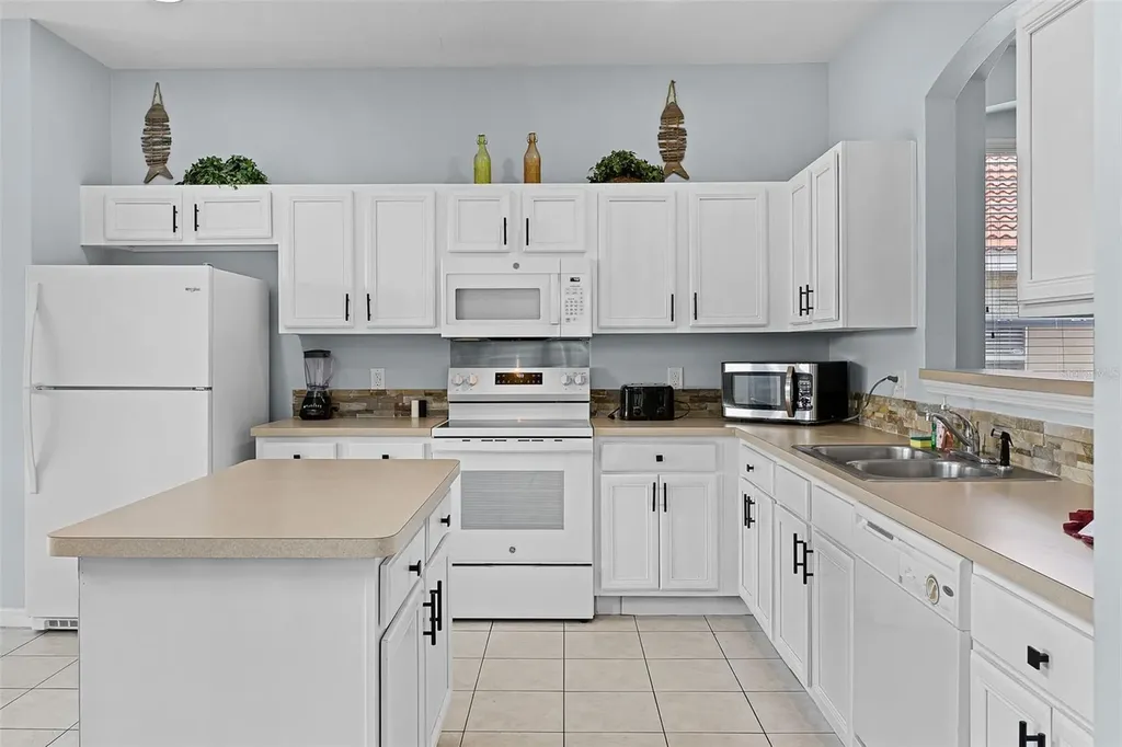 321 Rosso Drive Davenport FL 33837