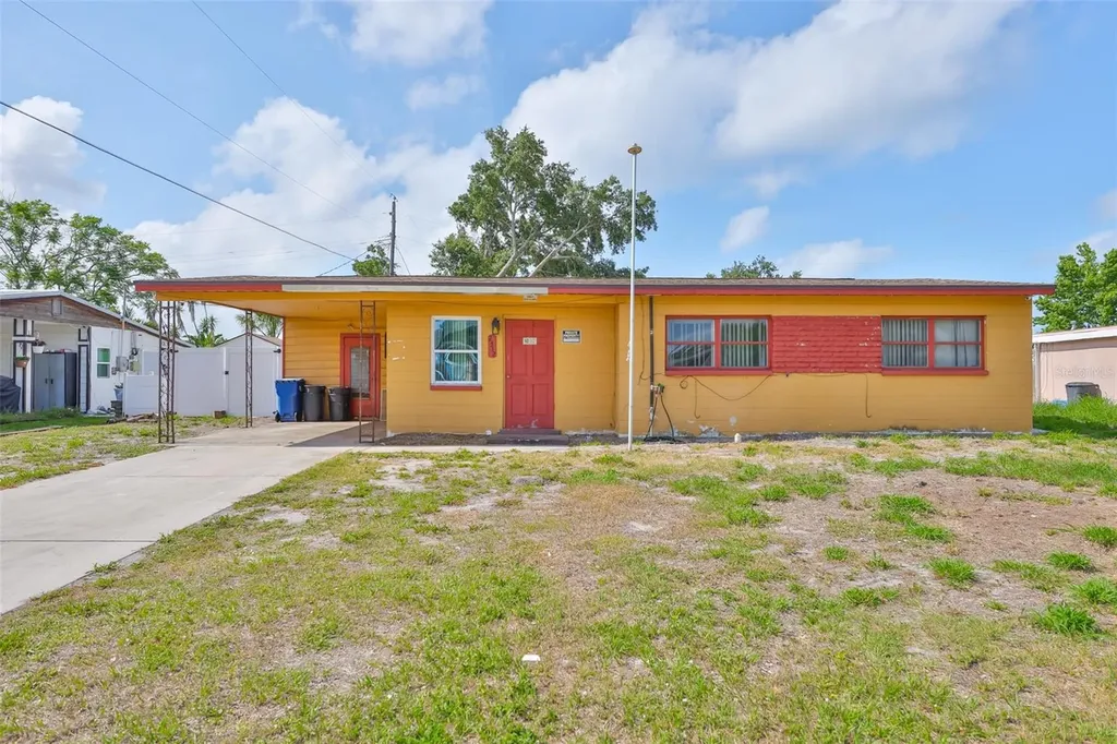 2312 Emory Avenue Bradenton FL 34207
