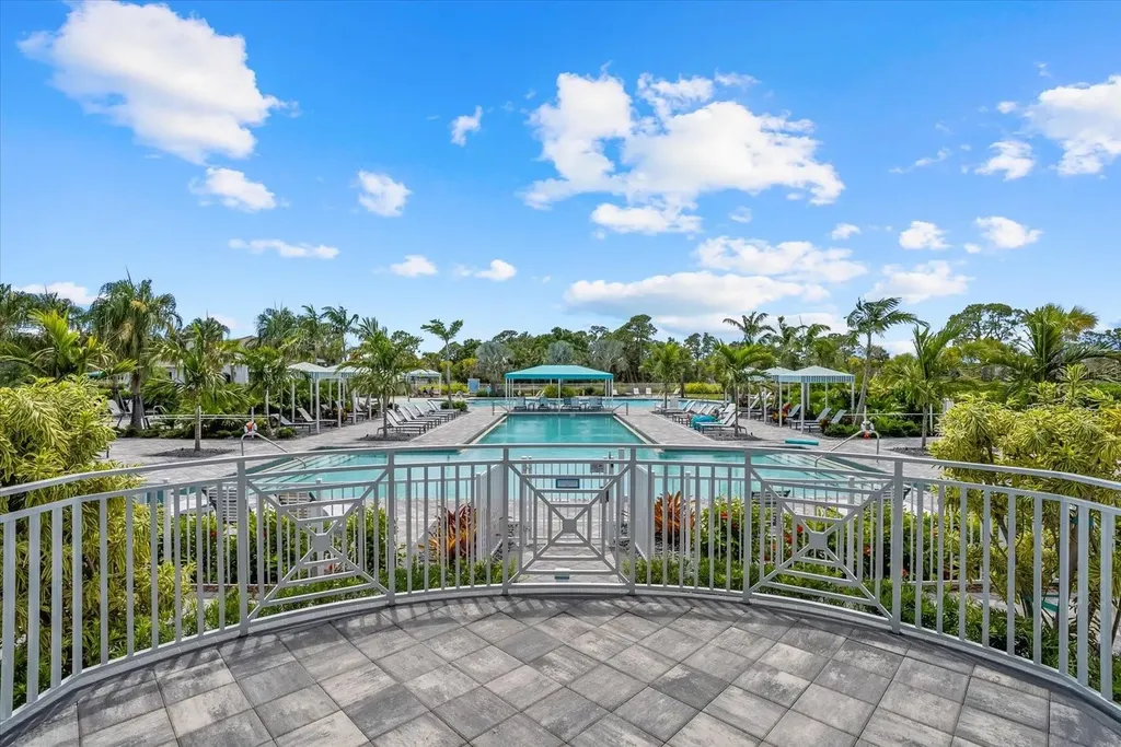 10120 Canaveral Circle Sarasota FL 34241