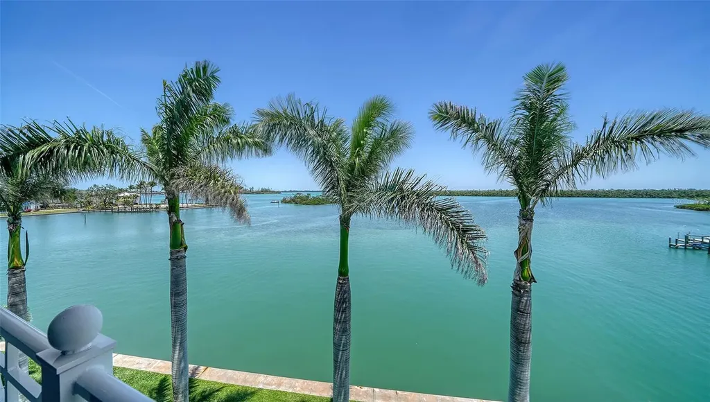 630 De Narvaez Drive Longboat Key FL 34228