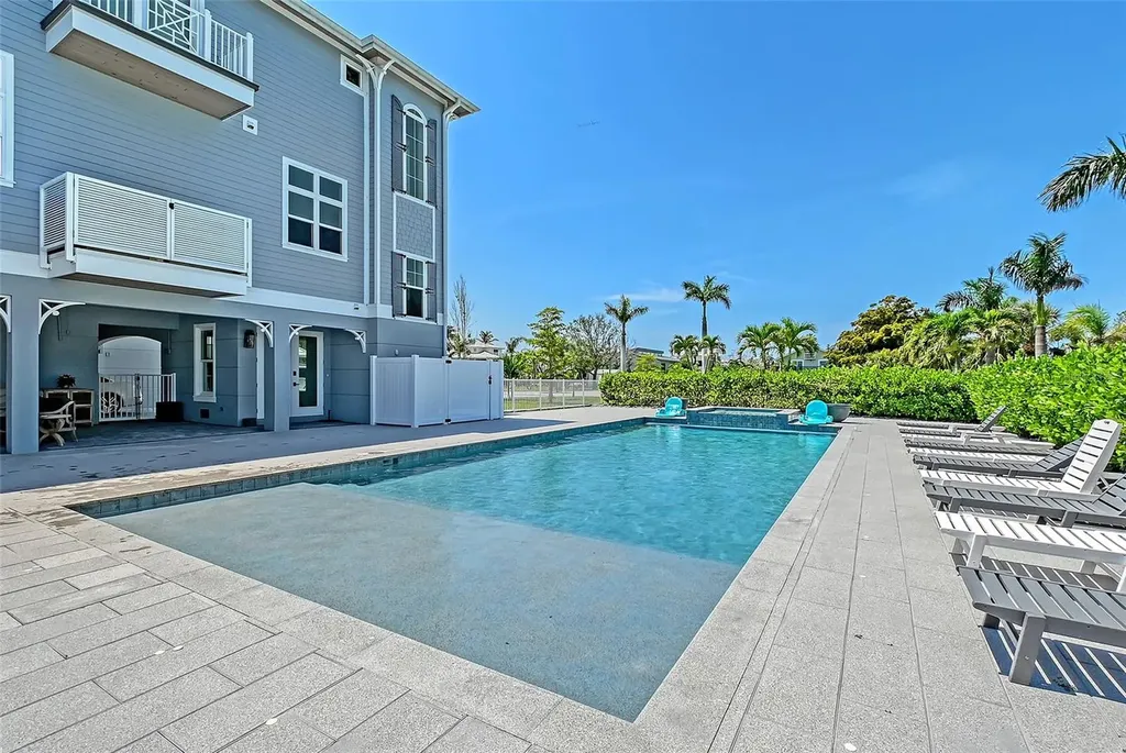 630 De Narvaez Drive Longboat Key FL 34228