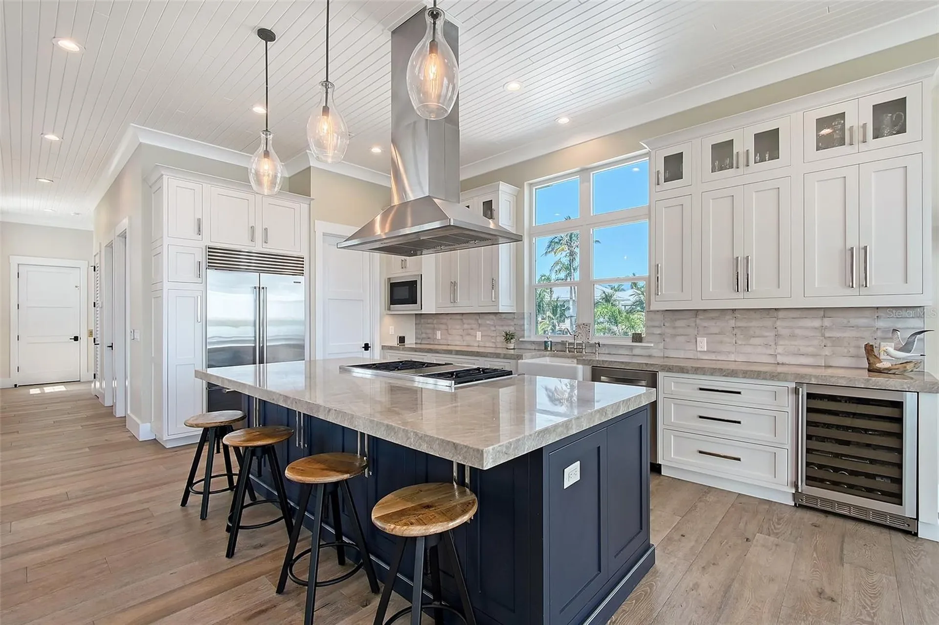 630 De Narvaez Drive Longboat Key FL 34228