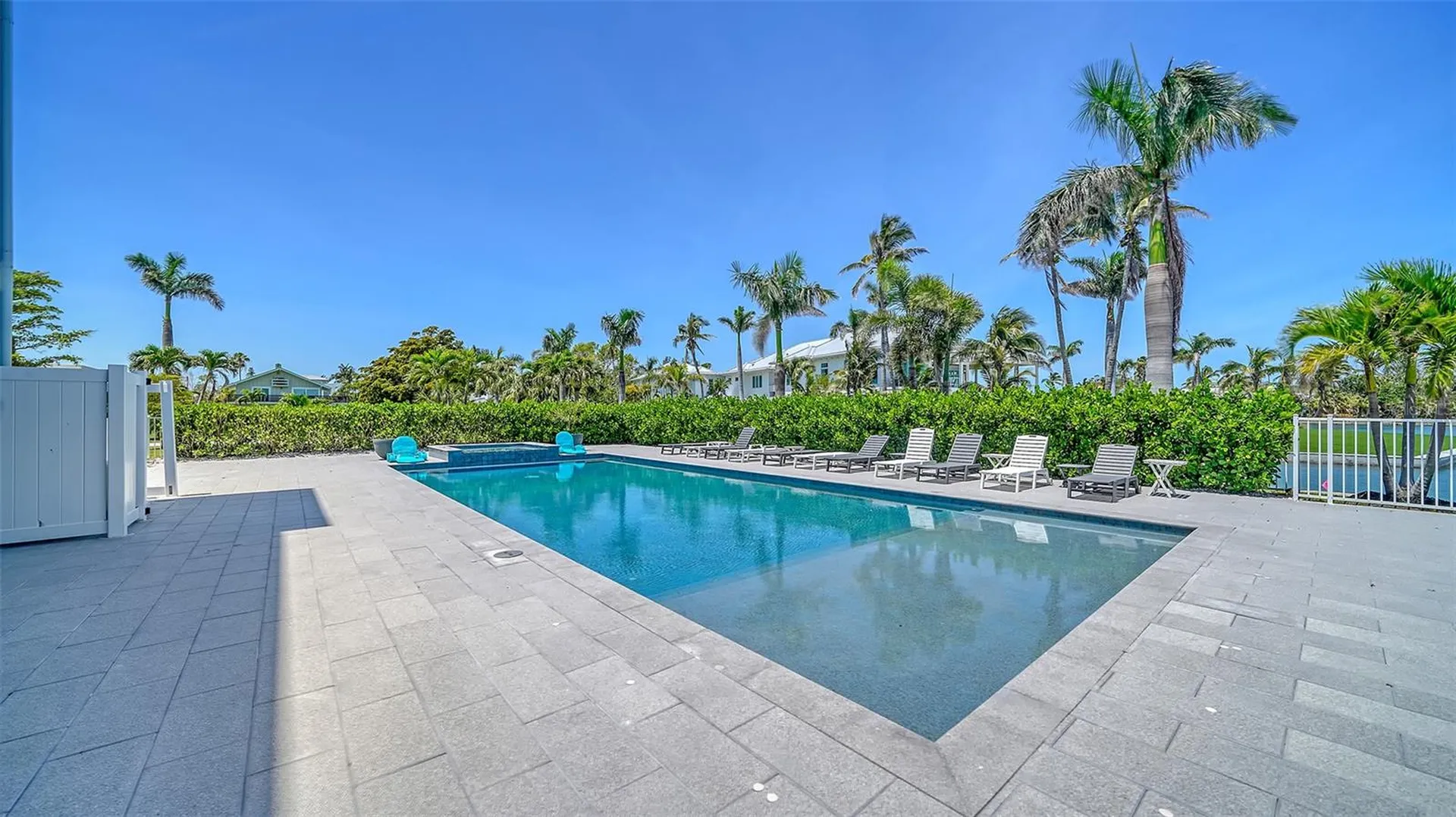630 De Narvaez Drive Longboat Key FL 34228