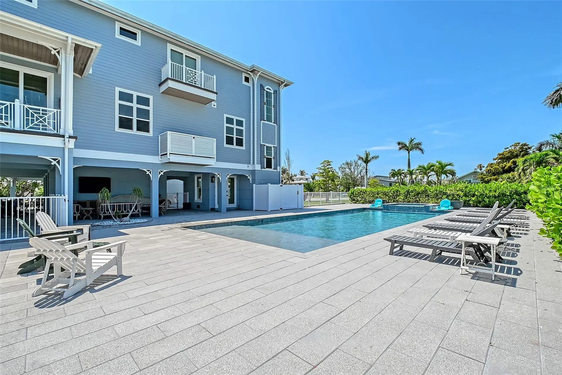 630 De Narvaez Drive Longboat Key FL 34228