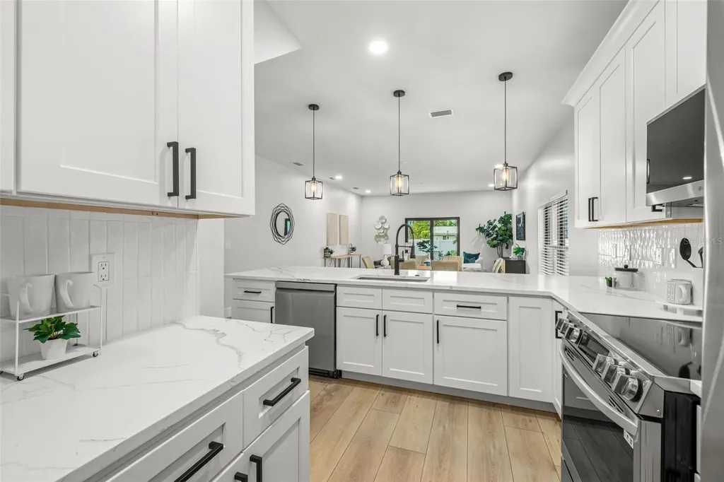 4308 W Gray Street Tampa FL 33609