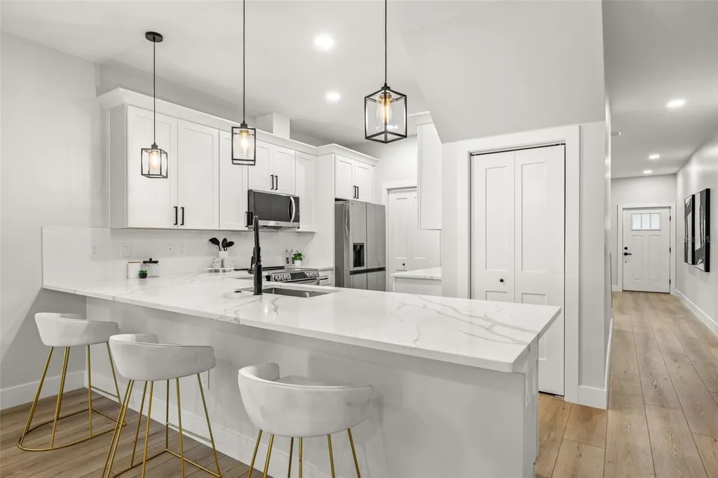 4308 W Gray Street Tampa FL 33609