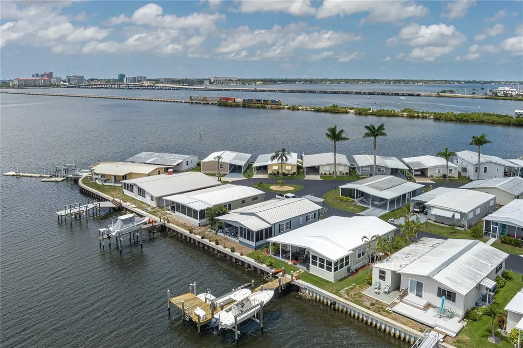 198 Tankey Drive Palmetto FL 34221