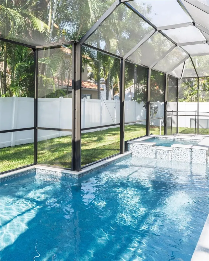 1172 Seville Lane NE St Petersburg FL 33704