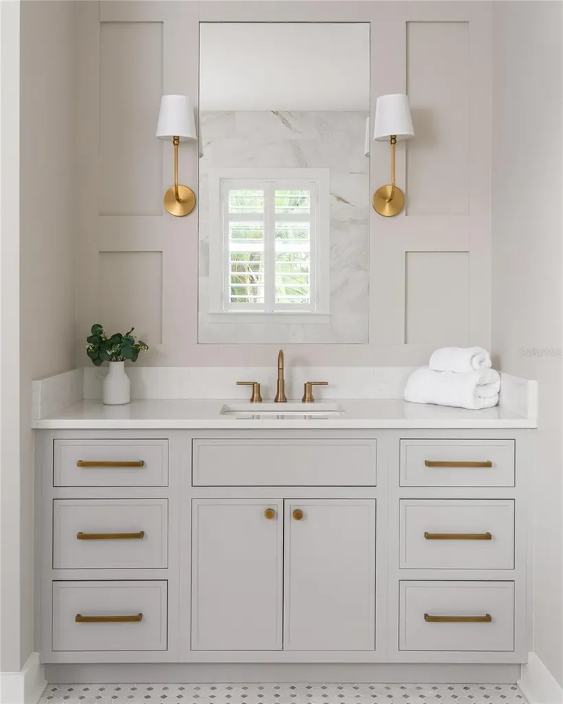 1172 Seville Lane NE St Petersburg FL 33704