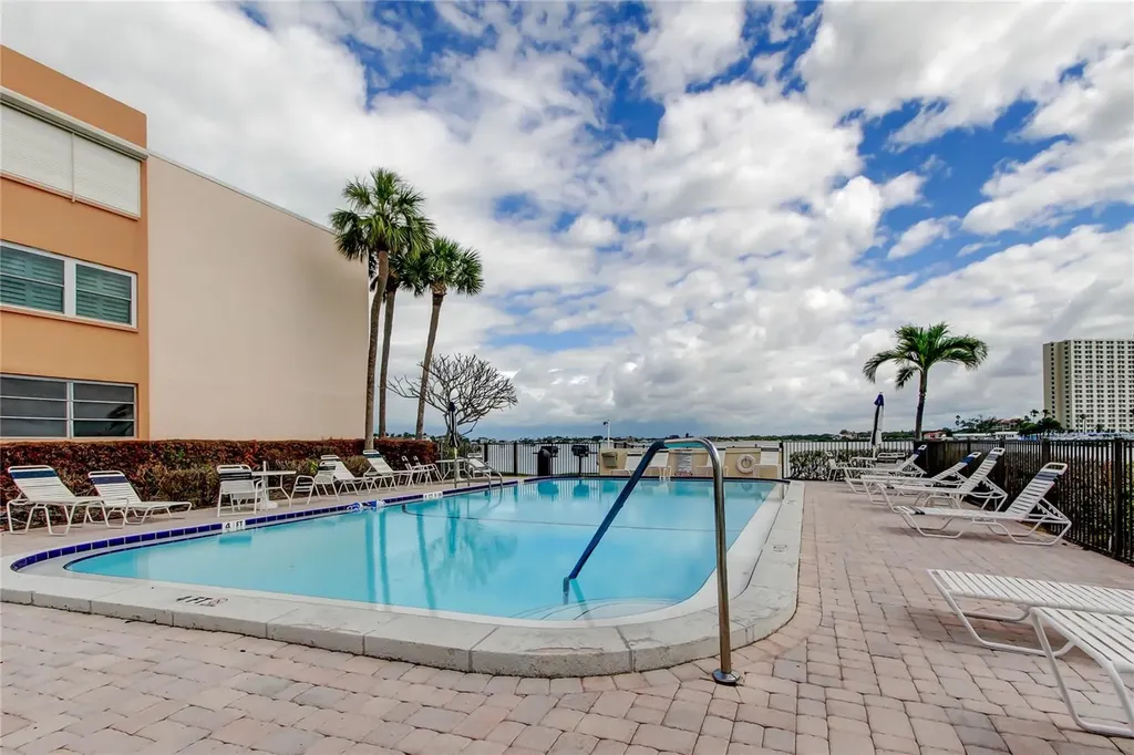 7465 Bay Island Drive S South Pasadena FL 33707