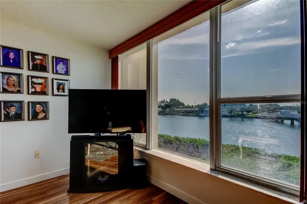 7465 Bay Island Drive S South Pasadena FL 33707