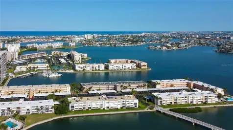 7465 Bay Island Drive S South Pasadena FL 33707