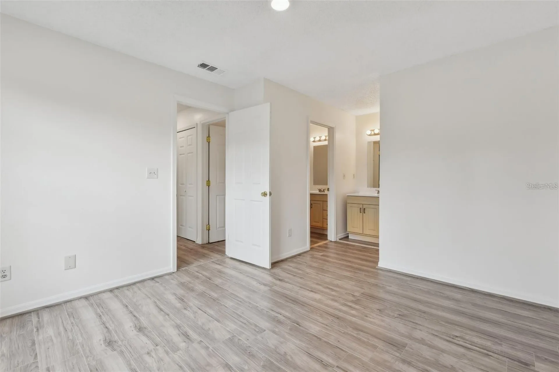6088 Westgate Drive Orlando FL 32835