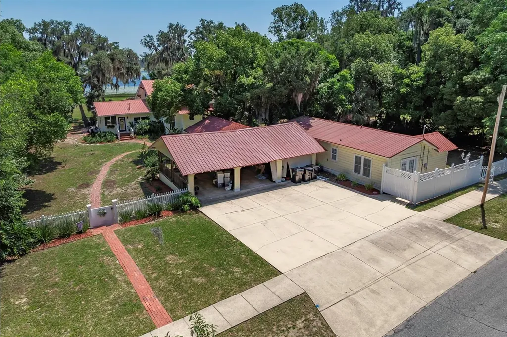 561 SE Lakeview Drive Keystone Heights FL 32656