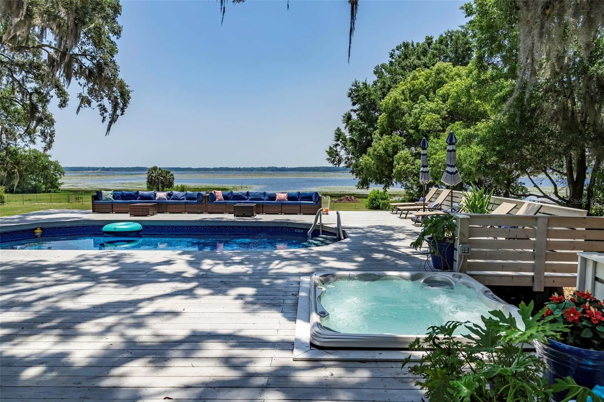 561 SE Lakeview Drive Keystone Heights FL 32656