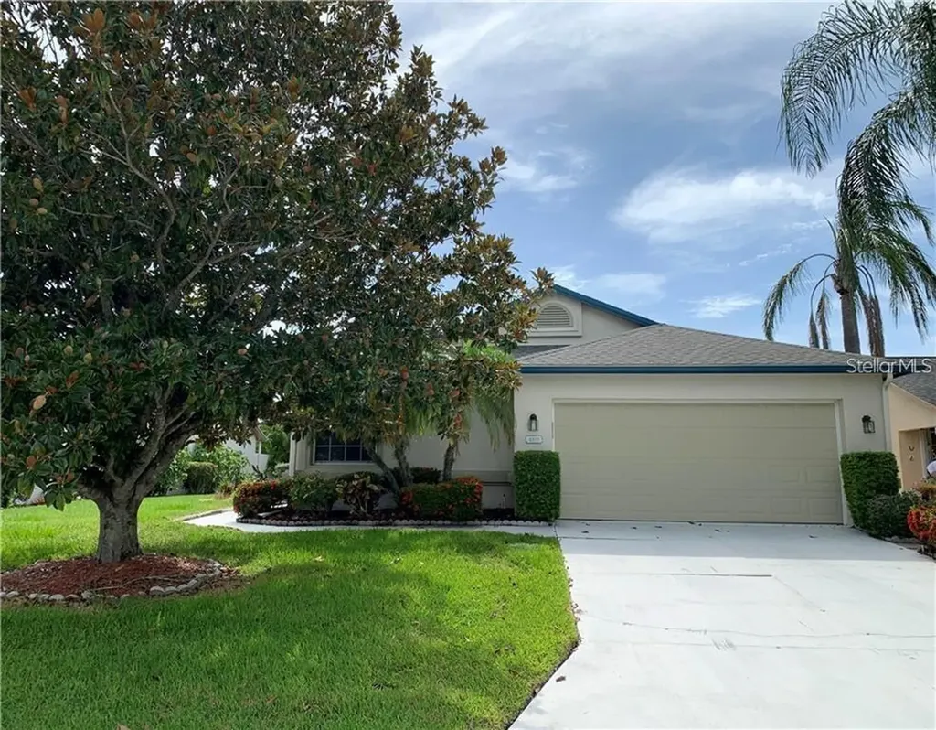 4810 Raintree Street Circle E Bradenton FL 34203