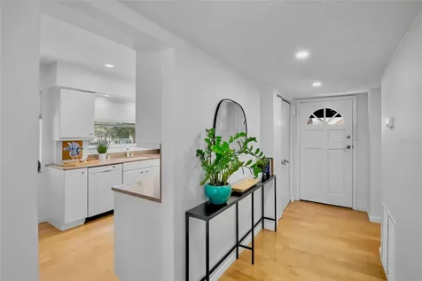 4234 Gulf Of Mexico Drive Longboat Key FL 34228