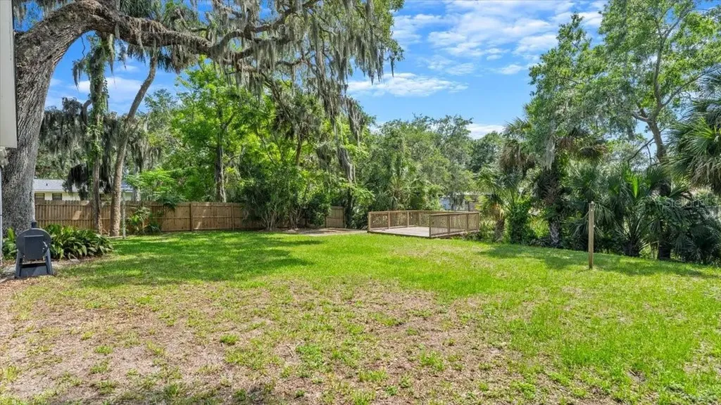 704 Lynn Avenue New Smyrna Beach FL 32168
