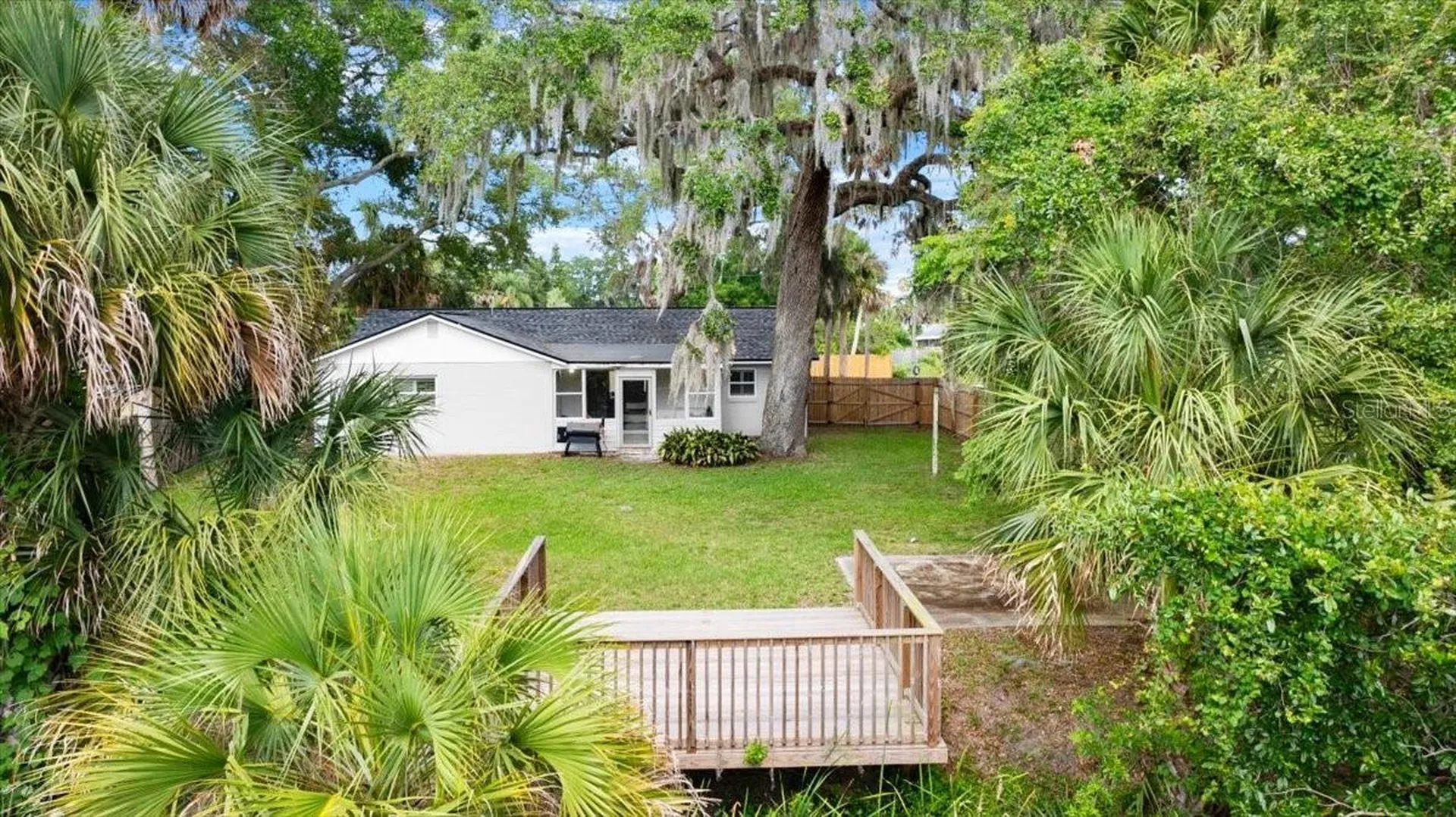 704 Lynn Avenue New Smyrna Beach FL 32168