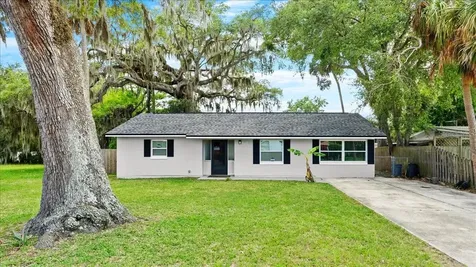 704 Lynn Avenue New Smyrna Beach FL 32168