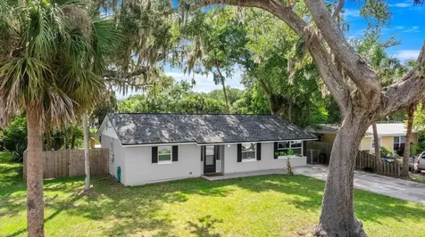 704 Lynn Avenue New Smyrna Beach FL 32168