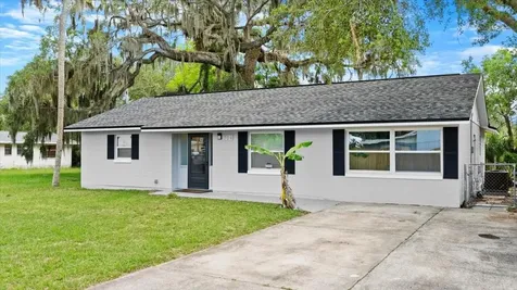 704 Lynn Avenue New Smyrna Beach FL 32168