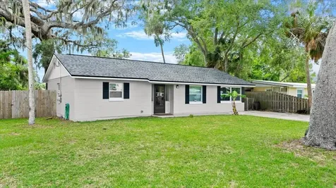 704 Lynn Avenue New Smyrna Beach FL 32168