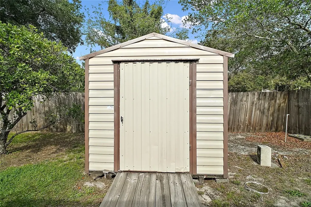 501 Cherry Tree Street Eustis FL 32726